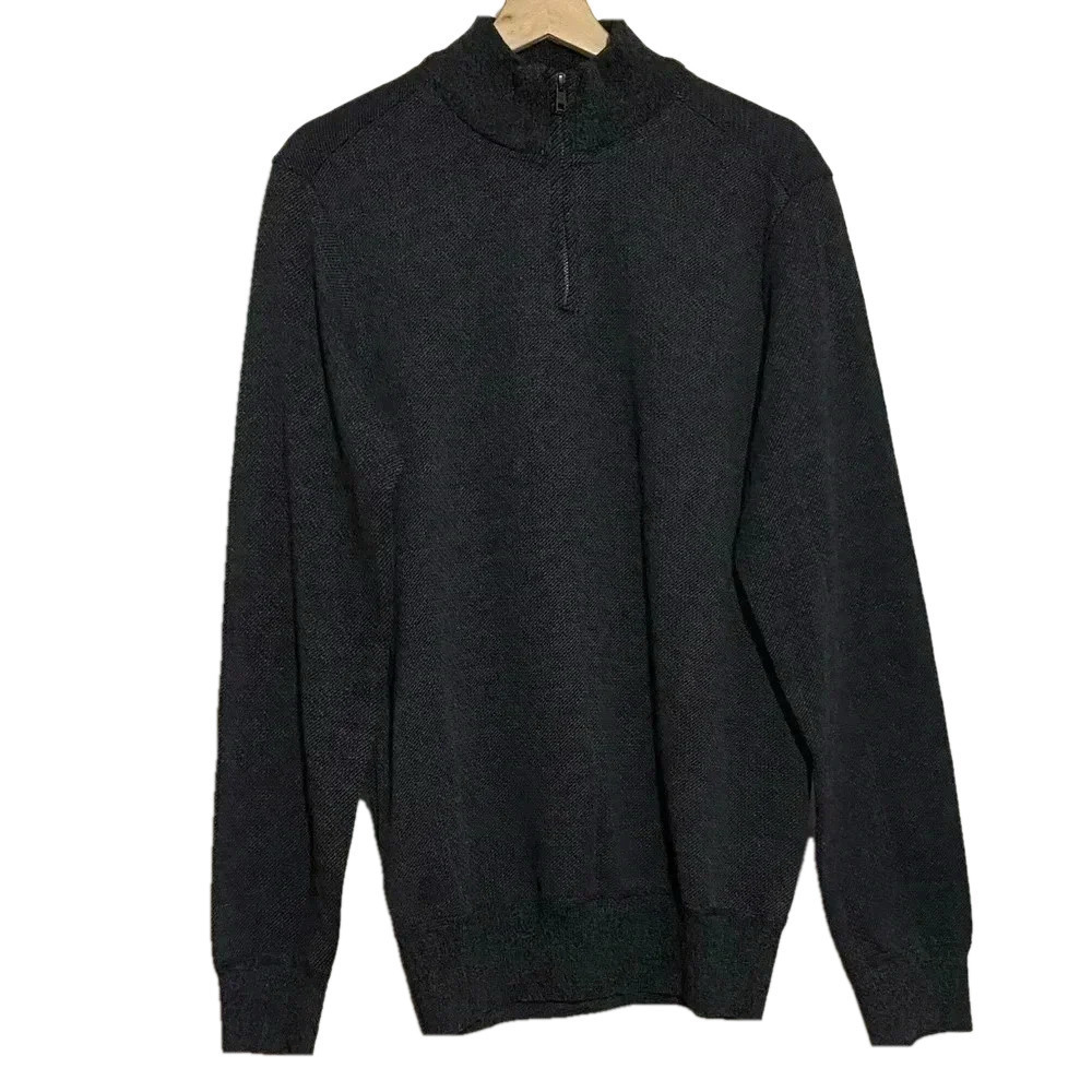 Robert Graham men dark  gray long sleeves collar 1/4 zip pullover sweater size M